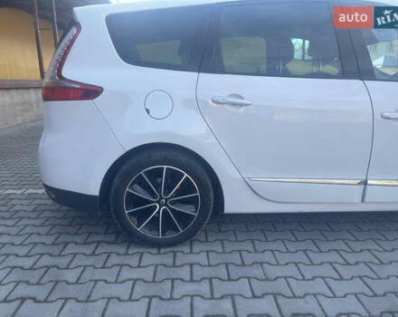 Белый Рено Гранд Сценик, объемом двигателя 1.6 л и пробегом 228 тыс. км за 7900 $, фото 5 на Automoto.ua