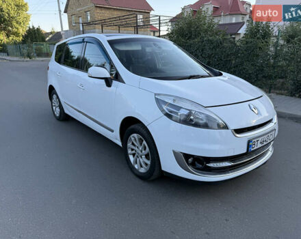 Белый Рено Гранд Сценик, объемом двигателя 1.5 л и пробегом 230 тыс. км за 7800 $, фото 2 на Automoto.ua