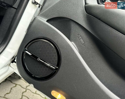 Белый Рено Гранд Сценик, объемом двигателя 1.6 л и пробегом 207 тыс. км за 9450 $, фото 87 на Automoto.ua