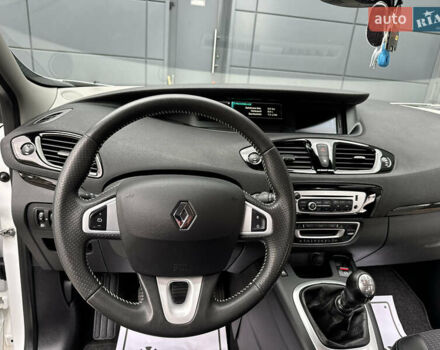 Белый Рено Гранд Сценик, объемом двигателя 1.6 л и пробегом 207 тыс. км за 9450 $, фото 67 на Automoto.ua