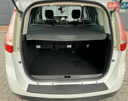 Белый Рено Гранд Сценик, объемом двигателя 1.6 л и пробегом 207 тыс. км за 9450 $, фото 116 на Automoto.ua