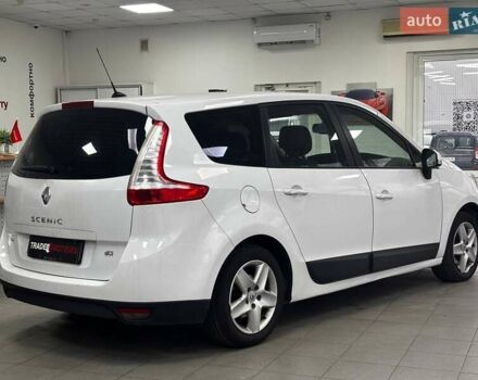 Білий Рено Гранд Сценік, об'ємом двигуна 1.46 л та пробігом 291 тис. км за 7790 $, фото 8 на Automoto.ua
