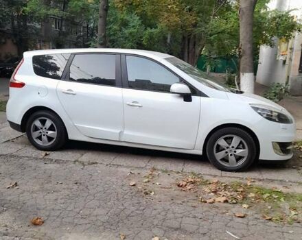 Белый Рено Гранд Сценик, объемом двигателя 1.46 л и пробегом 244 тыс. км за 8700 $, фото 7 на Automoto.ua