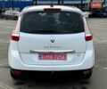 Белый Рено Гранд Сценик, объемом двигателя 1.5 л и пробегом 205 тыс. км за 10950 $, фото 4 на Automoto.ua