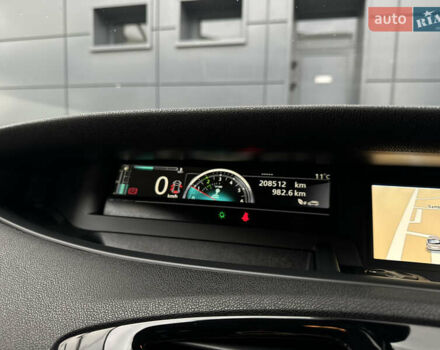 Белый Рено Гранд Сценик, объемом двигателя 1.6 л и пробегом 207 тыс. км за 9450 $, фото 100 на Automoto.ua