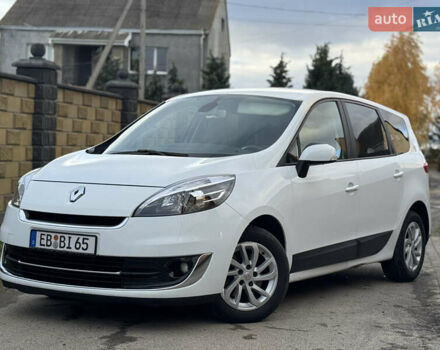 Білий Рено Гранд Сценік, об'ємом двигуна 1.5 л та пробігом 236 тис. км за 7800 $, фото 2 на Automoto.ua