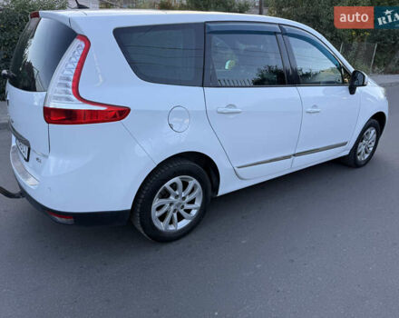 Белый Рено Гранд Сценик, объемом двигателя 1.5 л и пробегом 230 тыс. км за 7800 $, фото 3 на Automoto.ua