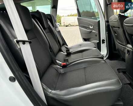 Белый Рено Гранд Сценик, объемом двигателя 1.6 л и пробегом 207 тыс. км за 9450 $, фото 108 на Automoto.ua