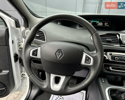 Белый Рено Гранд Сценик, объемом двигателя 1.6 л и пробегом 207 тыс. км за 9450 $, фото 68 на Automoto.ua