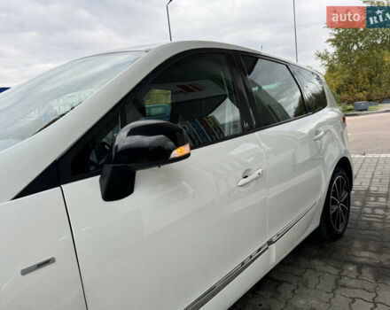 Белый Рено Гранд Сценик, объемом двигателя 1.6 л и пробегом 207 тыс. км за 9450 $, фото 29 на Automoto.ua