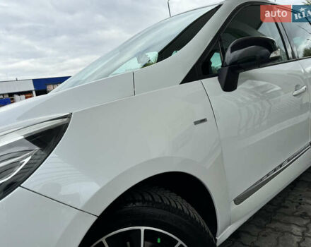 Белый Рено Гранд Сценик, объемом двигателя 1.6 л и пробегом 207 тыс. км за 9450 $, фото 28 на Automoto.ua