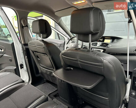 Белый Рено Гранд Сценик, объемом двигателя 1.6 л и пробегом 207 тыс. км за 9450 $, фото 114 на Automoto.ua