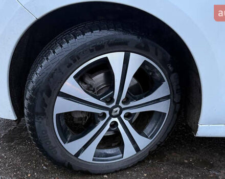 Белый Рено Гранд Сценик, объемом двигателя 1.6 л и пробегом 182 тыс. км за 9000 $, фото 11 на Automoto.ua