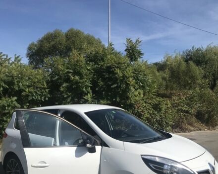 Білий Рено Гранд Сценік, об'ємом двигуна 0.15 л та пробігом 240 тис. км за 8150 $, фото 2 на Automoto.ua