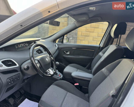 Білий Рено Гранд Сценік, об'ємом двигуна 1.5 л та пробігом 236 тис. км за 7800 $, фото 27 на Automoto.ua