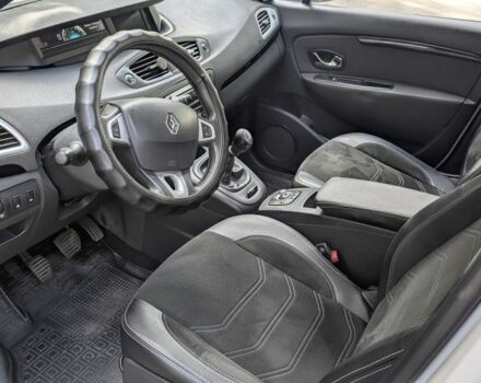 Белый Рено Гранд Сценик, объемом двигателя 1.5 л и пробегом 360 тыс. км за 8000 $, фото 3 на Automoto.ua