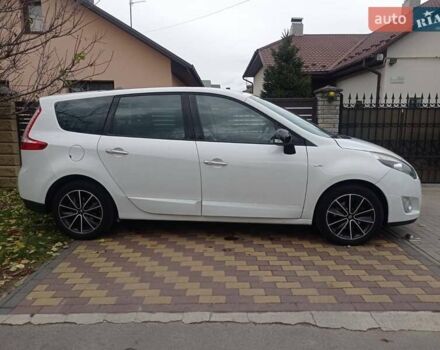 Білий Рено Гранд Сценік, об'ємом двигуна 1.5 л та пробігом 242 тис. км за 8250 $, фото 1 на Automoto.ua