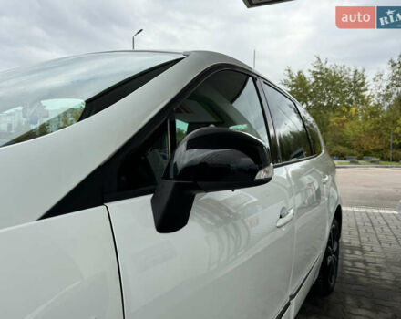 Белый Рено Гранд Сценик, объемом двигателя 1.6 л и пробегом 207 тыс. км за 9450 $, фото 31 на Automoto.ua