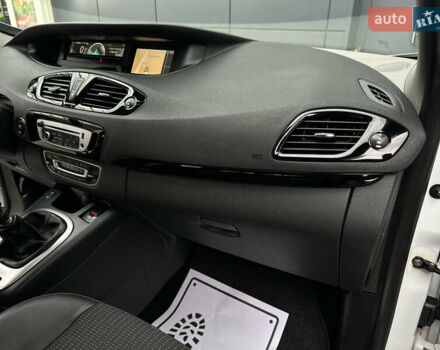 Белый Рено Гранд Сценик, объемом двигателя 1.6 л и пробегом 207 тыс. км за 9450 $, фото 94 на Automoto.ua