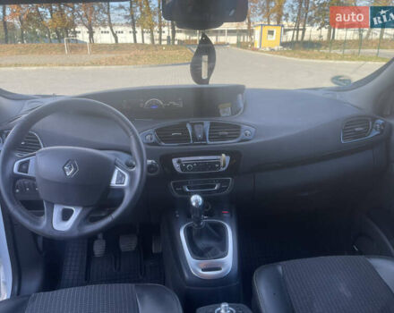 Белый Рено Гранд Сценик, объемом двигателя 1.6 л и пробегом 228 тыс. км за 7900 $, фото 2 на Automoto.ua