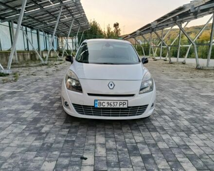 Білий Рено Гранд Сценік, об'ємом двигуна 1.6 л та пробігом 267 тис. км за 5490 $, фото 1 на Automoto.ua