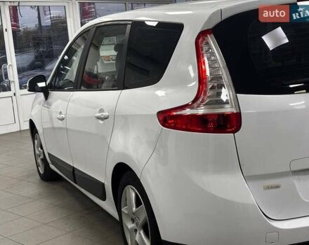 Білий Рено Гранд Сценік, об'ємом двигуна 1.46 л та пробігом 291 тис. км за 7790 $, фото 11 на Automoto.ua