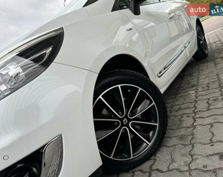 Белый Рено Гранд Сценик, объемом двигателя 1.6 л и пробегом 207 тыс. км за 9450 $, фото 26 на Automoto.ua