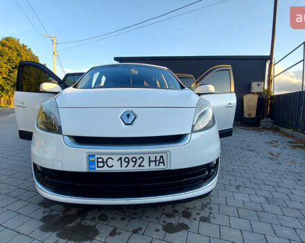 Белый Рено Гранд Сценик, объемом двигателя 1.5 л и пробегом 240 тыс. км за 8499 $, фото 13 на Automoto.ua