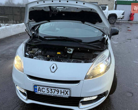Белый Рено Гранд Сценик, объемом двигателя 1.6 л и пробегом 182 тыс. км за 9000 $, фото 2 на Automoto.ua