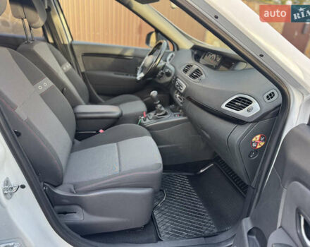 Білий Рено Гранд Сценік, об'ємом двигуна 1.5 л та пробігом 236 тис. км за 7800 $, фото 35 на Automoto.ua