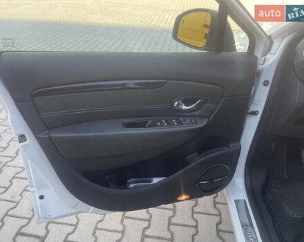 Белый Рено Гранд Сценик, объемом двигателя 1.6 л и пробегом 228 тыс. км за 7900 $, фото 9 на Automoto.ua