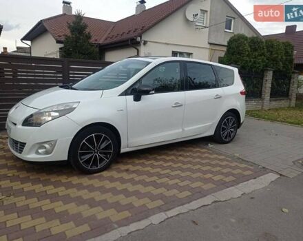 Білий Рено Гранд Сценік, об'ємом двигуна 1.5 л та пробігом 242 тис. км за 8250 $, фото 11 на Automoto.ua