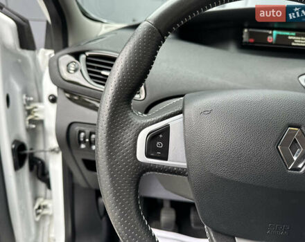 Белый Рено Гранд Сценик, объемом двигателя 1.6 л и пробегом 207 тыс. км за 9450 $, фото 69 на Automoto.ua