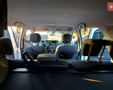 Белый Рено Гранд Сценик, объемом двигателя 1.5 л и пробегом 240 тыс. км за 8499 $, фото 15 на Automoto.ua