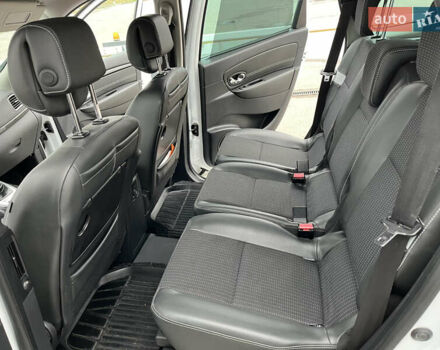 Белый Рено Гранд Сценик, объемом двигателя 1.46 л и пробегом 280 тыс. км за 8100 $, фото 11 на Automoto.ua