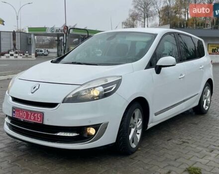 Белый Рено Гранд Сценик, объемом двигателя 1.6 л и пробегом 220 тыс. км за 9350 $, фото 1 на Automoto.ua