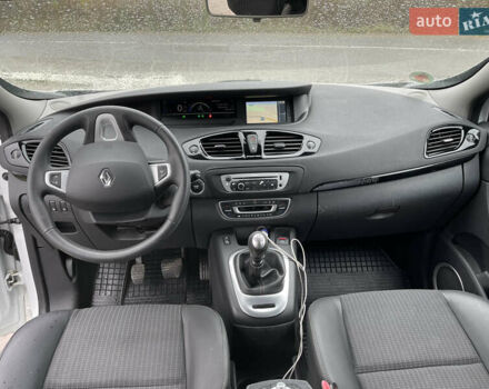 Белый Рено Гранд Сценик, объемом двигателя 1.6 л и пробегом 220 тыс. км за 9350 $, фото 18 на Automoto.ua