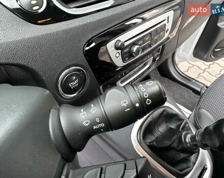 Белый Рено Гранд Сценик, объемом двигателя 1.6 л и пробегом 207 тыс. км за 9450 $, фото 72 на Automoto.ua