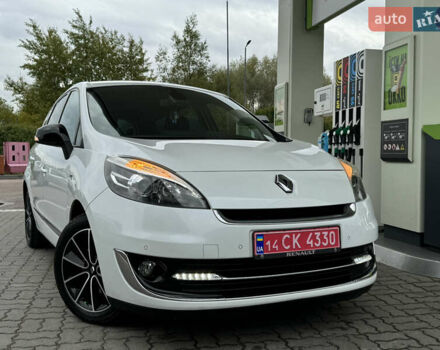 Белый Рено Гранд Сценик, объемом двигателя 1.6 л и пробегом 207 тыс. км за 9450 $, фото 2 на Automoto.ua