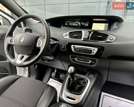 Белый Рено Гранд Сценик, объемом двигателя 1.6 л и пробегом 207 тыс. км за 9450 $, фото 104 на Automoto.ua