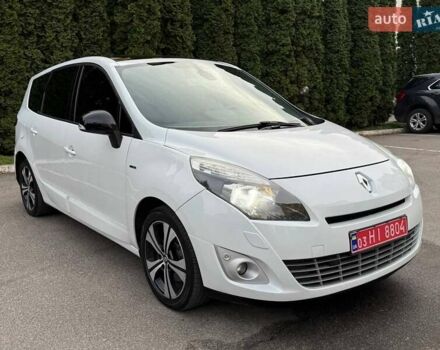 Белый Рено Гранд Сценик, объемом двигателя 1.6 л и пробегом 250 тыс. км за 8600 $, фото 4 на Automoto.ua