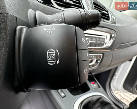 Белый Рено Гранд Сценик, объемом двигателя 1.6 л и пробегом 207 тыс. км за 9450 $, фото 73 на Automoto.ua