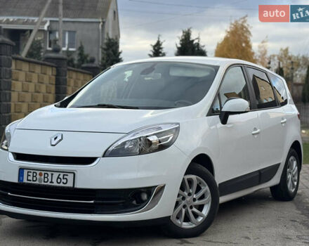 Білий Рено Гранд Сценік, об'ємом двигуна 1.5 л та пробігом 236 тис. км за 7800 $, фото 1 на Automoto.ua
