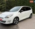 Белый Рено Гранд Сценик, объемом двигателя 1.6 л и пробегом 250 тыс. км за 8600 $, фото 3 на Automoto.ua