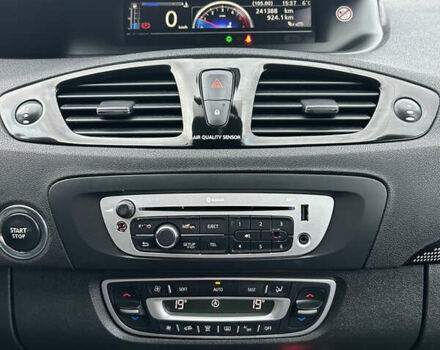 Белый Рено Гранд Сценик, объемом двигателя 1.5 л и пробегом 241 тыс. км за 9500 $, фото 56 на Automoto.ua