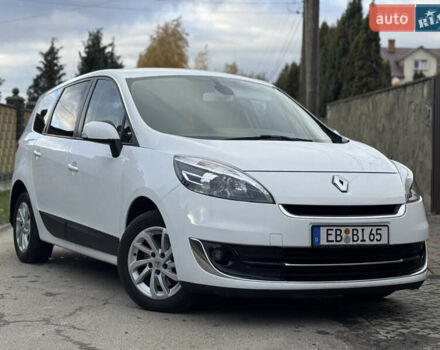 Белый Рено Гранд Сценик, объемом двигателя 1.5 л и пробегом 232 тыс. км за 8500 $, фото 3 на Automoto.ua