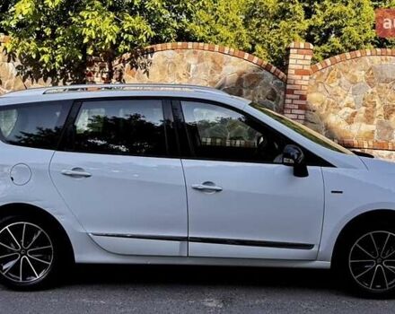 Білий Рено Гранд Сценік, об'ємом двигуна 1.2 л та пробігом 177 тис. км за 6999 $, фото 2 на Automoto.ua