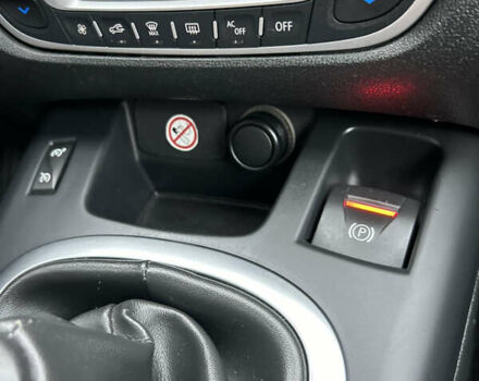 Белый Рено Гранд Сценик, объемом двигателя 1.5 л и пробегом 241 тыс. км за 9500 $, фото 24 на Automoto.ua