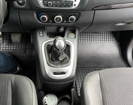 Білий Рено Гранд Сценік, об'ємом двигуна 1.5 л та пробігом 212 тис. км за 9700 $, фото 23 на Automoto.ua