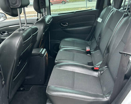 Белый Рено Гранд Сценик, объемом двигателя 1.5 л и пробегом 241 тыс. км за 9500 $, фото 13 на Automoto.ua